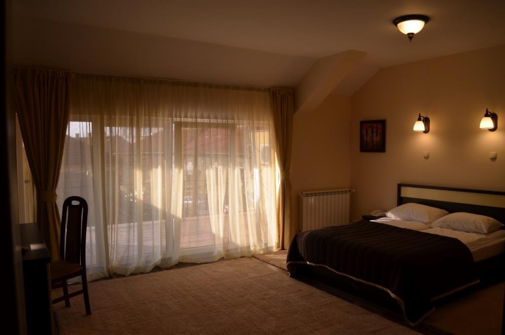 Hotel Vila Gardenia Oradea Exterior foto